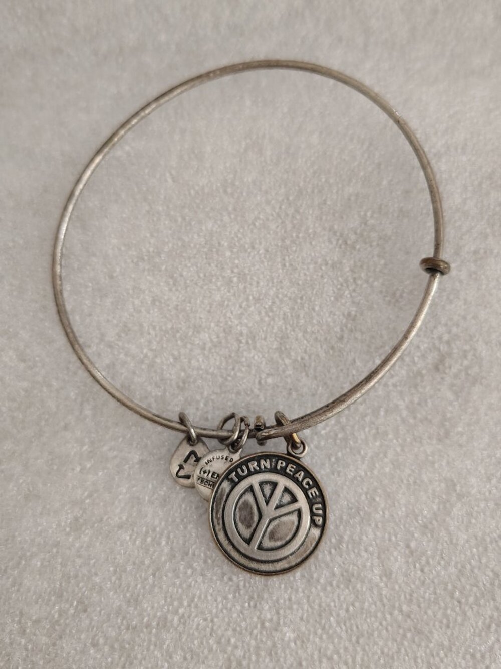 Alex and Ani Turn Peace Sign Up Silver Charm Bracelet Bangle 162